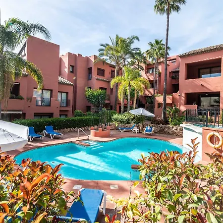 Beachside Penthouse Elviria 2 Bedrooms, Pools Open Year, Gym & Parking Lejlighed *