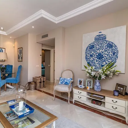 Apartman Beachside Penthouse Elviria 2 Bedrooms, Pools Open Year, Gym & Parking *