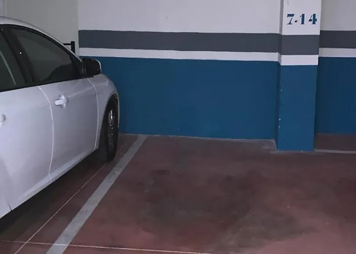 公寓 Beachside Penthouse Elviria 2 Bedrooms, Pools Open Year, Gym & Parking 马尔韦利亚