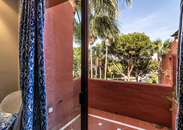 Beachside Penthouse Elviria 2 Bedrooms, Pools Open Year, Gym & Parking * 马尔韦利亚