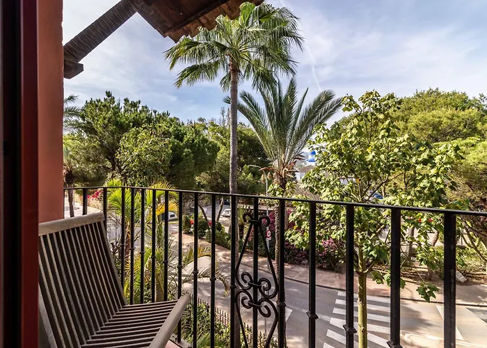 公寓 Beachside Penthouse Elviria 2 Bedrooms, Pools Open Year, Gym & Parking *