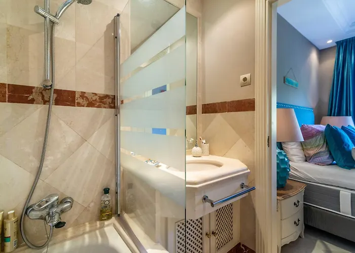 Apartman Beachside Penthouse Elviria 2 Bedrooms, Pools Open Year, Gym & Parking *