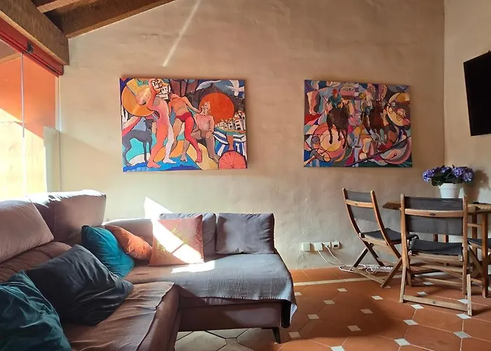 Beachside Penthouse Elviria 2 Bedrooms, Pools Open Year, Gym & Parking * 马尔韦利亚