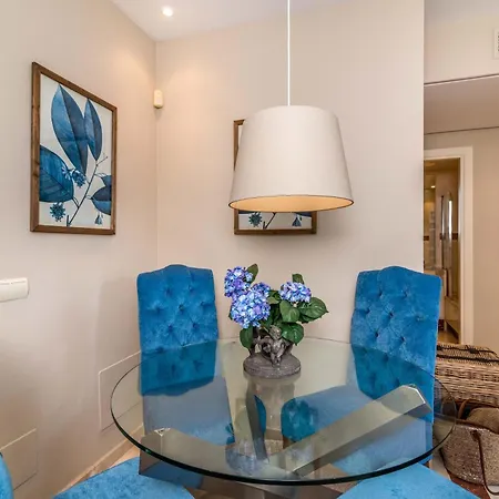 Beachside Penthouse Elviria 2 Bedrooms, Pools Open Year, Gym & Parking 马尔韦利亚