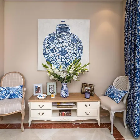 Beachside Penthouse Elviria 2 Bedrooms, Pools Open Year, Gym & Parking Διαμέρισμα