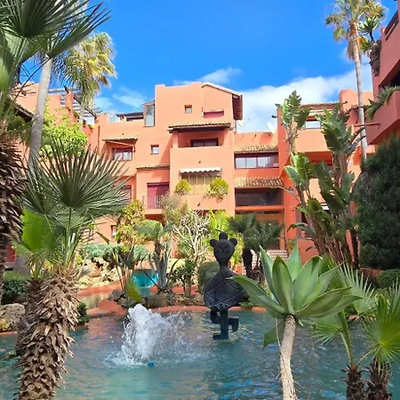 公寓 Beachside Penthouse Elviria 2 Bedrooms, Pools Open Year, Gym & Parking 马尔韦利亚