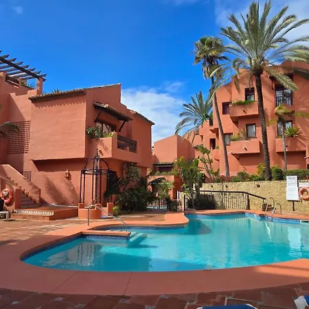 公寓 Beachside Penthouse Elviria 2 Bedrooms, Pools Open Year, Gym & Parking 马尔韦利亚