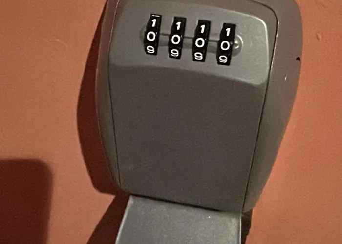 Beachside Penthouse Elviria 2 Bedrooms, Pools Open Year, Gym & Parking * Marbella