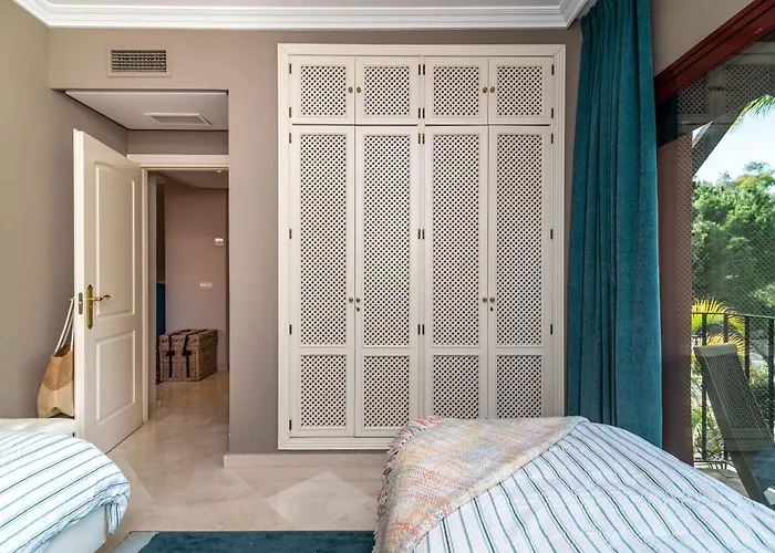 Beachside Penthouse Elviria 2 Bedrooms, Pools Open Year, Gym & Parking