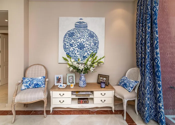 Beachside Penthouse Elviria 2 Bedrooms, Pools Open Year, Gym & Parking Διαμέρισμα