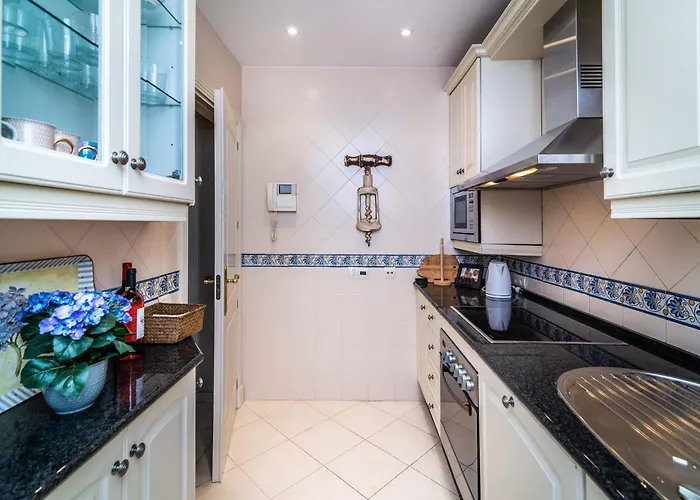 Διαμέρισμα Beachside Penthouse Elviria 2 Bedrooms, Pools Open Year, Gym & Parking