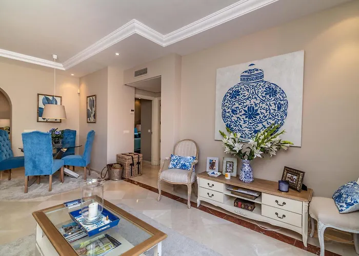 公寓 Beachside Penthouse Elviria 2 Bedrooms, Pools Open Year, Gym & Parking *