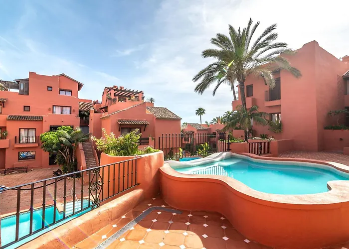 Beachside Penthouse Elviria 2 Bedrooms, Pools Open Year, Gym & Parking Apartment