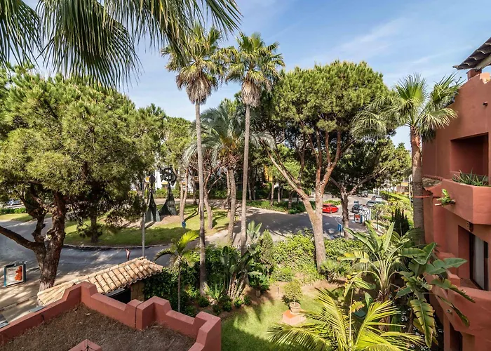 Beachside Penthouse Elviria 2 Bedrooms, Pools Open Year, Gym & Parking Lägenhet