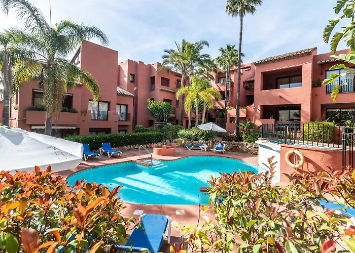 Beachside Penthouse Elviria 2 Bedrooms, Pools Open Year, Gym & Parking Lägenhet *